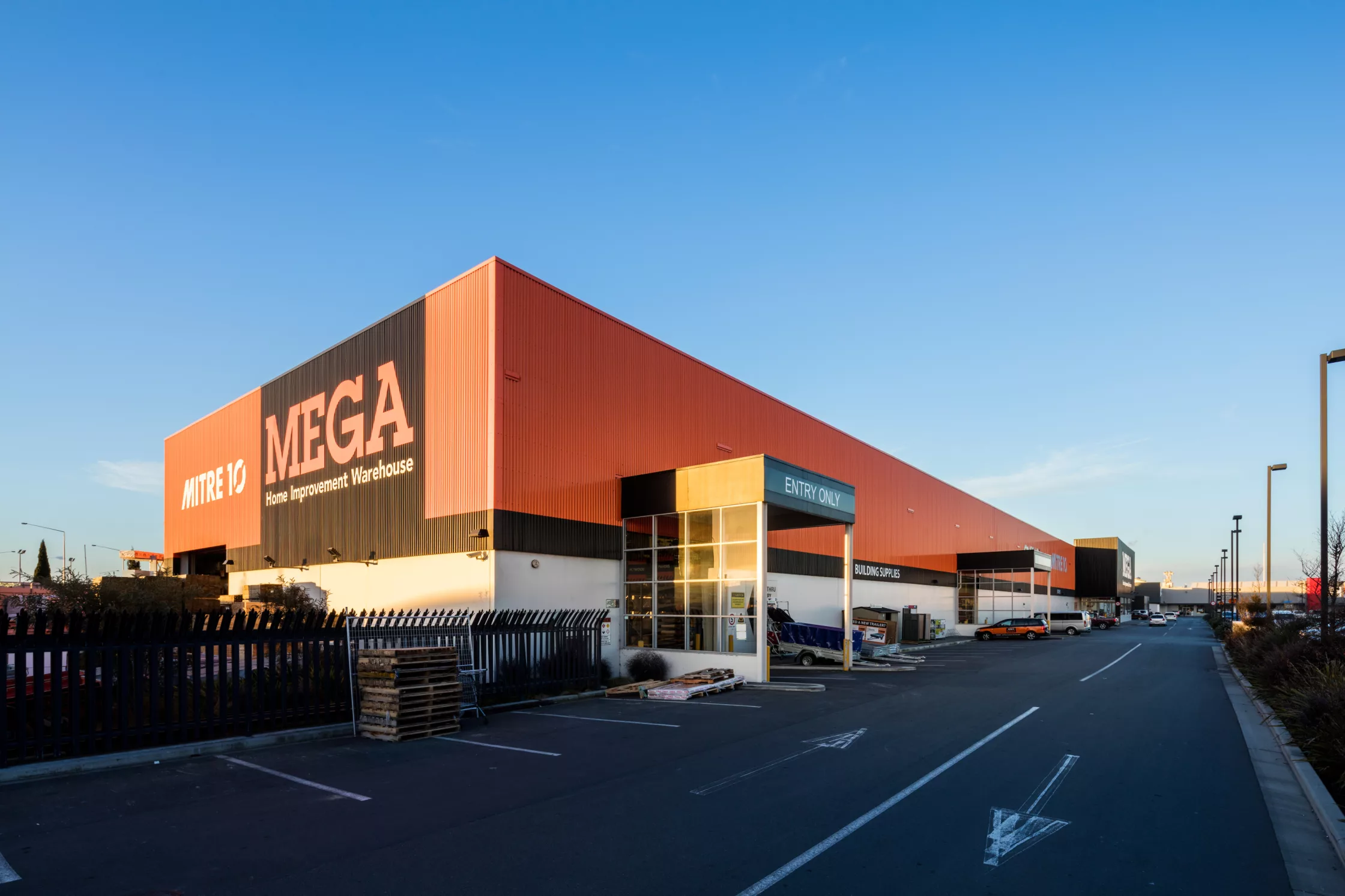 Mitre 10 Hornby 1